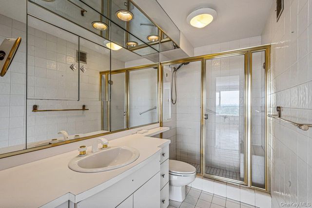 166-25 Powells Cove Boulevard 18C, Beechhurst, NY 11357