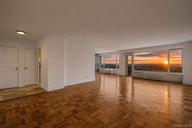 166-25 Powells Cove Boulevard 18C, Beechhurst, NY 11357