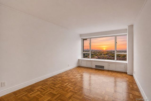 166-25 Powells Cove Boulevard 18C, Beechhurst, NY 11357