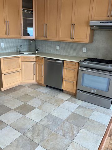 166-25 Powells Cove Boulevard 18C, Beechhurst, NY 11357