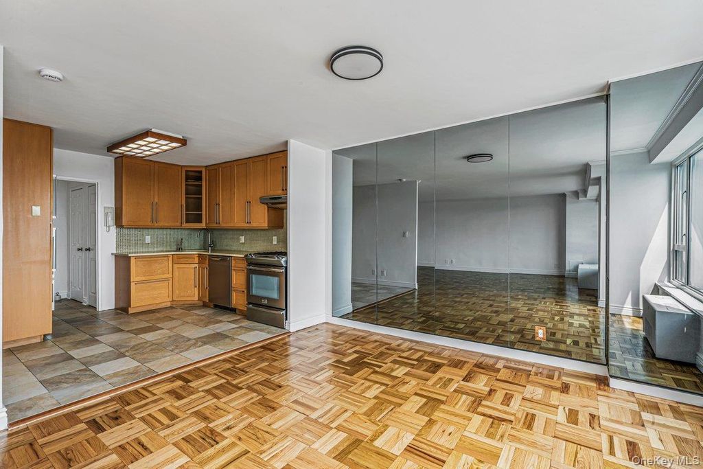 166-25 Powells Cove Boulevard 18C, Beechhurst, NY 11357 — photo 5