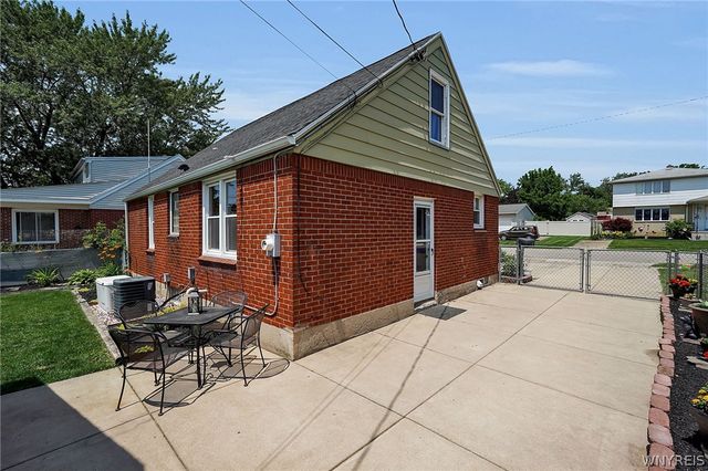 21 Peinkofer Drive, Cheektowaga, NY 14225