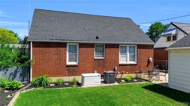 21 Peinkofer Drive, Cheektowaga, NY 14225