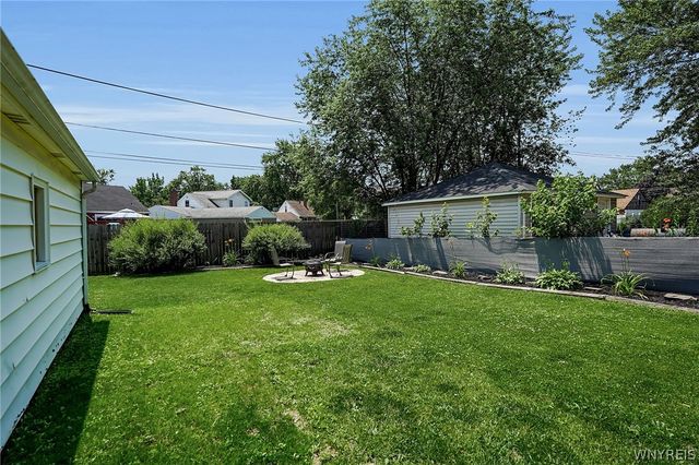 21 Peinkofer Drive, Cheektowaga, NY 14225
