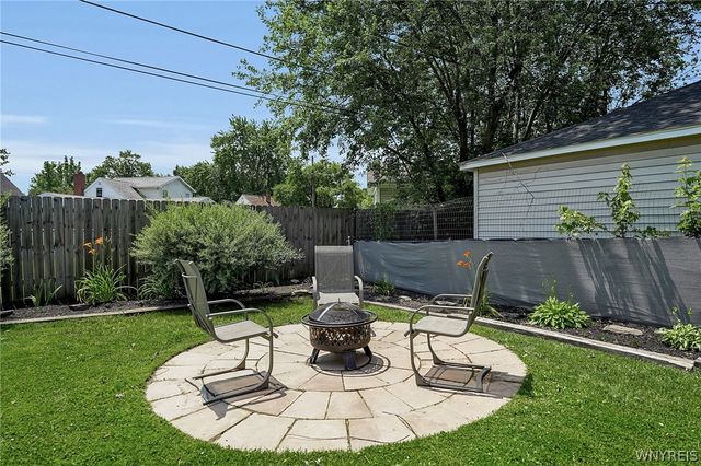 21 Peinkofer Drive, Cheektowaga, NY 14225