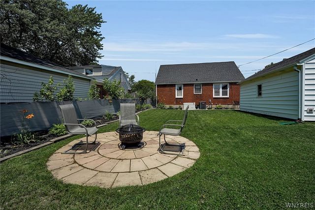 21 Peinkofer Drive, Cheektowaga, NY 14225