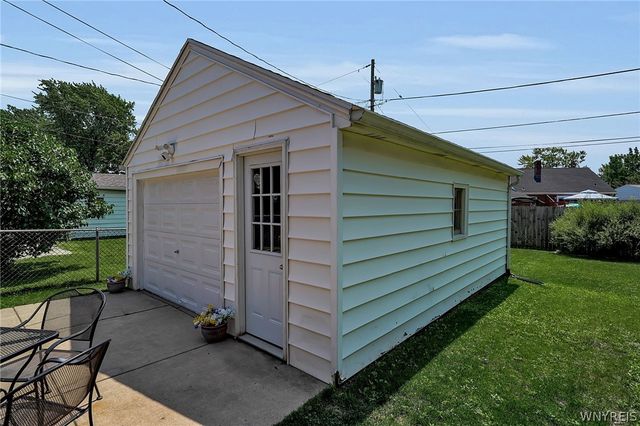 21 Peinkofer Drive, Cheektowaga, NY 14225