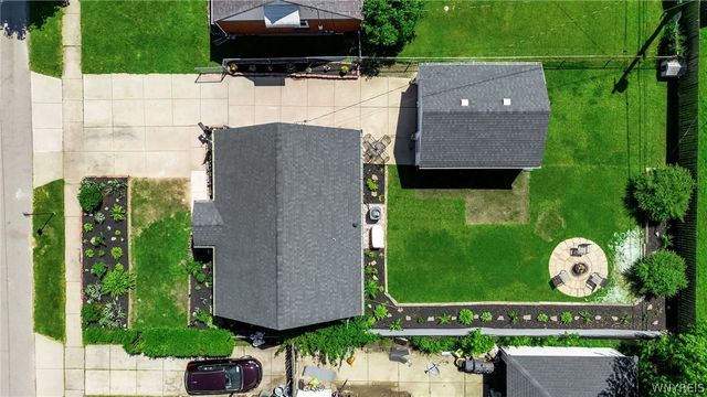 21 Peinkofer Drive, Cheektowaga, NY 14225