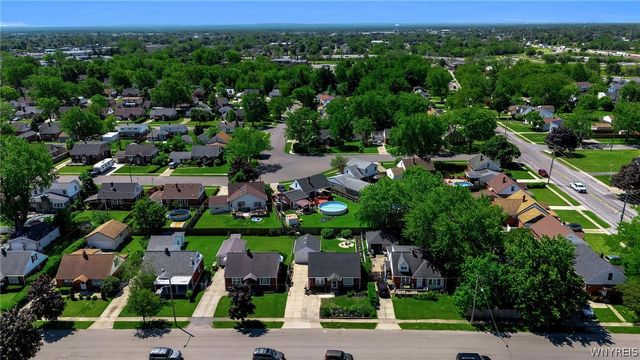21 Peinkofer Drive, Cheektowaga, NY 14225