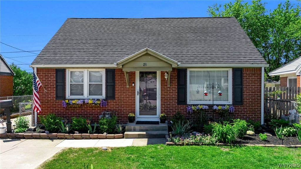 21 Peinkofer Drive, Cheektowaga, NY 14225