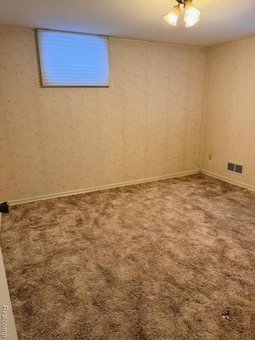 2604 Johnathan Avenue Ne, Grand Rapids Charter Township, MI 49525