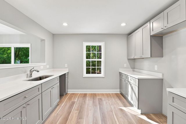 595 S Glover Street, Southern Pines, NC 28387
