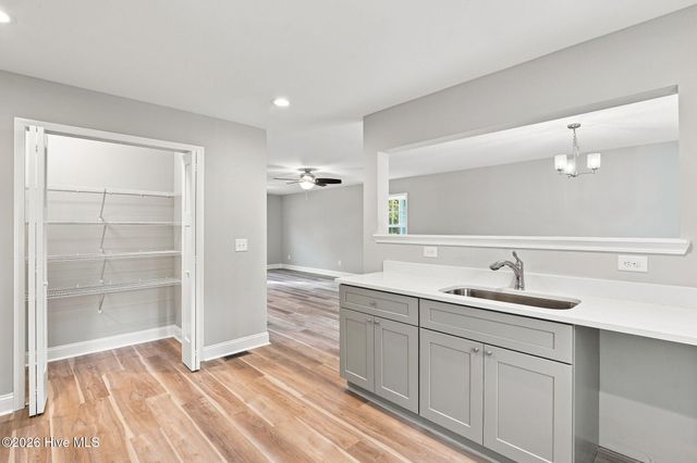 595 S Glover Street, Southern Pines, NC 28387