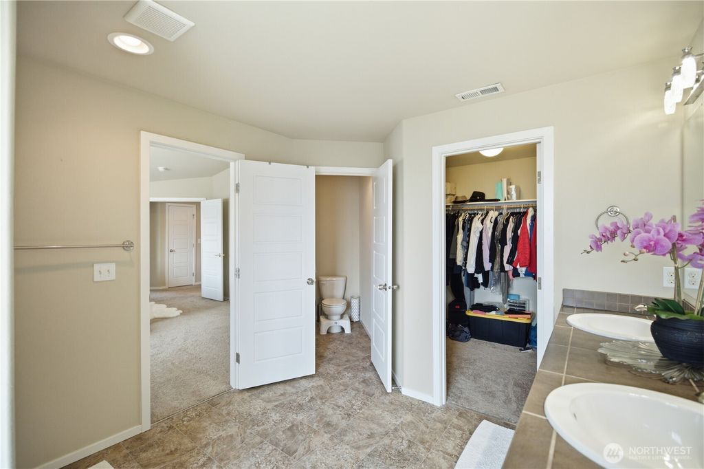 Image 36 of property listing at 9323 S Ainsworth Avenue, Tacoma, WA 98444