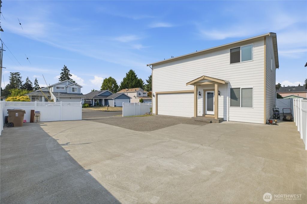 Image 5 of property listing at 9323 S Ainsworth Avenue, Tacoma, WA 98444