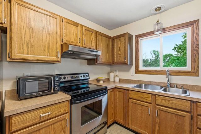 2321 MacArthur ROAD, Waukesha, WI 53188