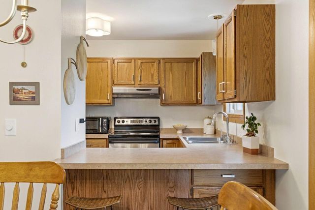 2321 MacArthur ROAD, Waukesha, WI 53188