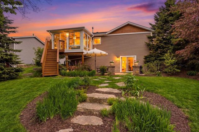 2321 MacArthur ROAD, Waukesha, WI 53188