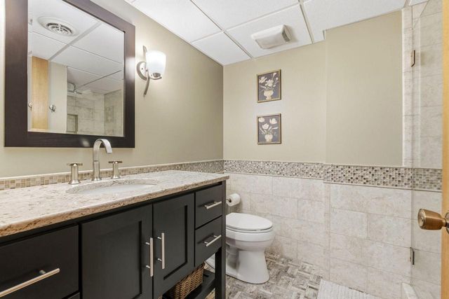 2321 MacArthur ROAD, Waukesha, WI 53188