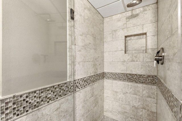 2321 MacArthur ROAD, Waukesha, WI 53188