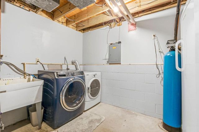 2321 MacArthur ROAD, Waukesha, WI 53188