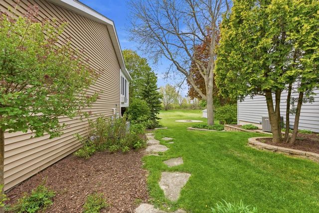 2321 MacArthur ROAD, Waukesha, WI 53188