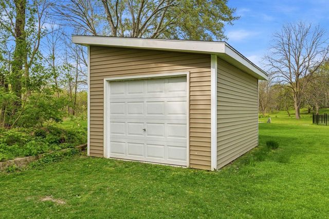 2321 MacArthur ROAD, Waukesha, WI 53188