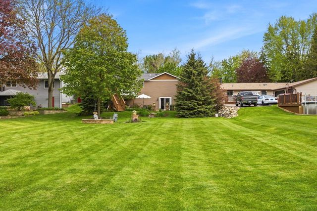 2321 MacArthur ROAD, Waukesha, WI 53188