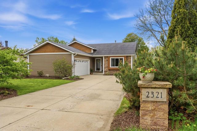 2321 MacArthur ROAD, Waukesha, WI 53188