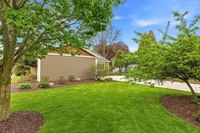 2321 MacArthur ROAD, Waukesha, WI 53188