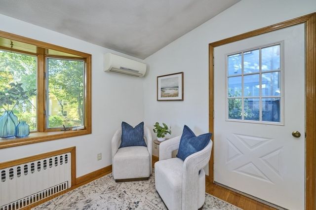9 Princeton St, Newton, MA 02458