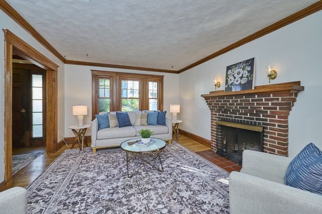 9 Princeton St, Newton, MA 02458