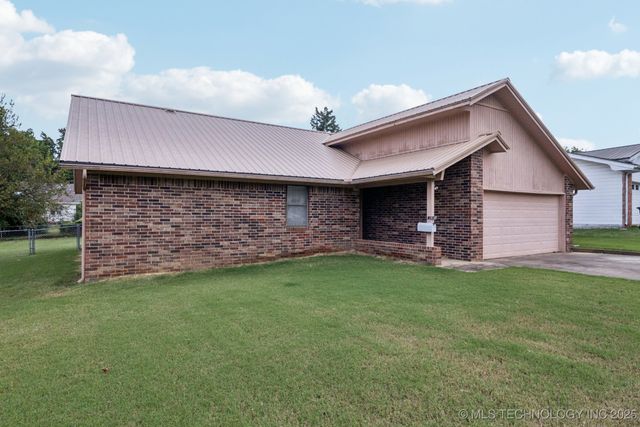 1313 E 11th Street, Okmulgee, OK 74447
