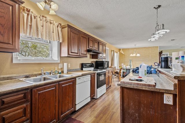 1841 County Road 36080, Honey Grove, TX 75446