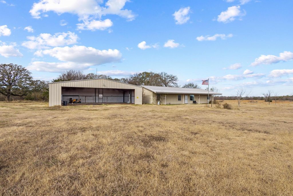 1841 County Road 36080, Honey Grove, TX 75446