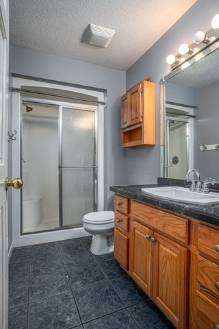 16902 206th Street, Davenport, IA 52806