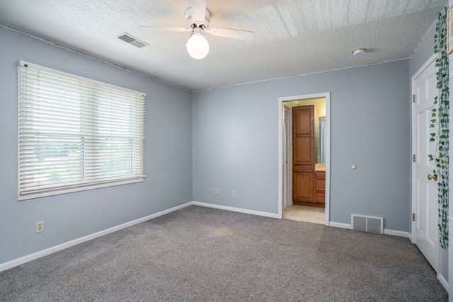 16902 206th Street, Davenport, IA 52806