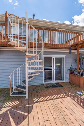 16902 206th Street, Davenport, IA 52806