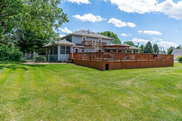 16902 206th Street, Davenport, IA 52806
