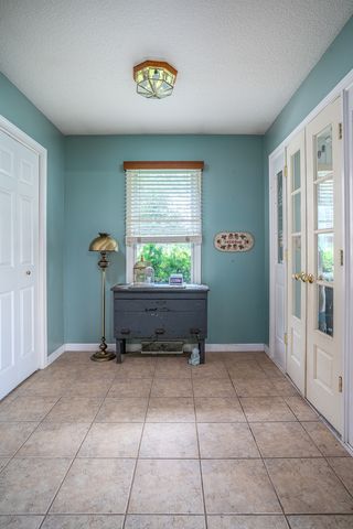 16902 206th Street, Davenport, IA 52806