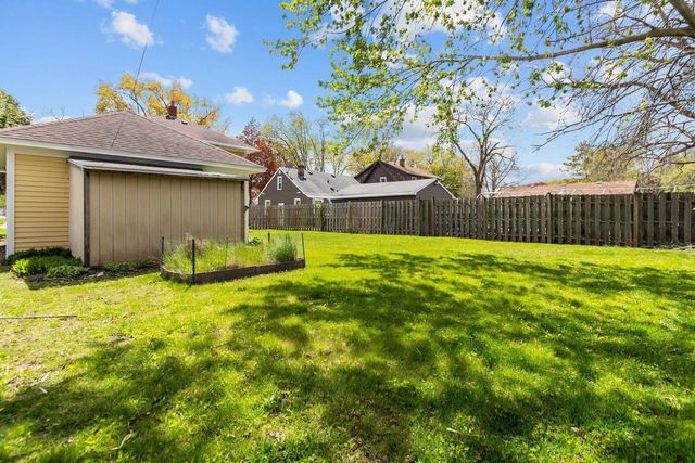 1028 W SUMMER STREET, Appleton, WI 54914