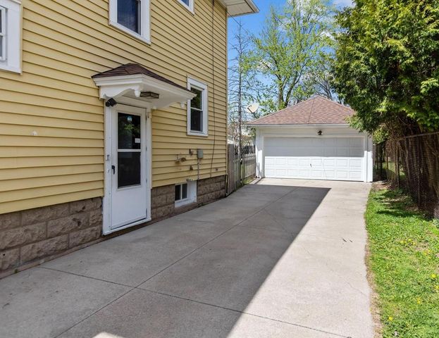 1028 W SUMMER STREET, Appleton, WI 54914
