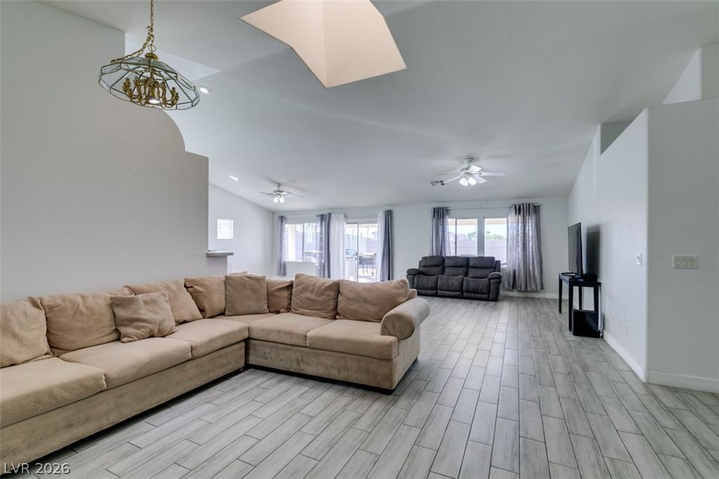 6543 Mahogany Peak Avenue, Las Vegas, NV 89110 — photo 3