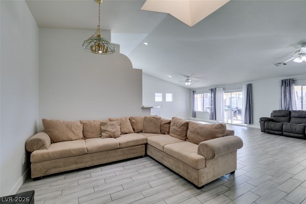 6543 Mahogany Peak Avenue, Las Vegas, NV 89110 — photo 4
