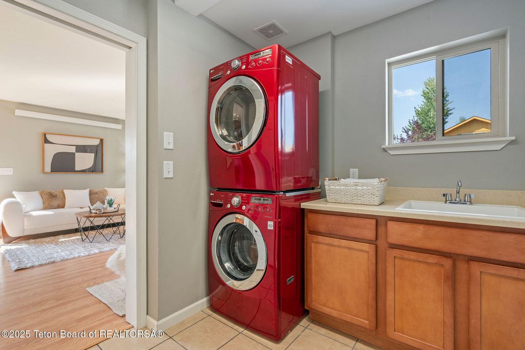 1255 ALLEN Way, Jackson, WY 83001 photo 5