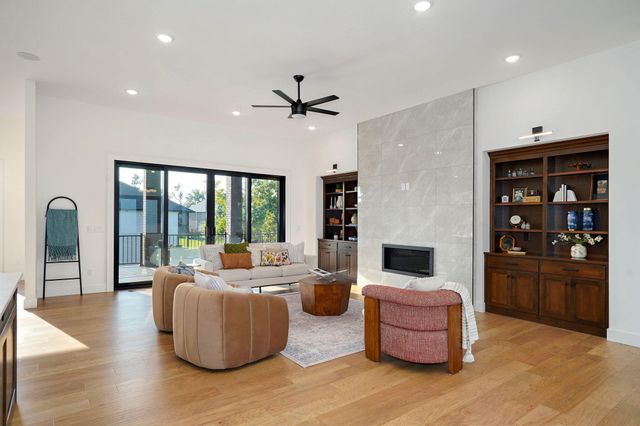 6006 S Maryland Avenue, Springfield, MO 65810