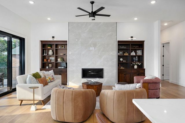 6006 S Maryland Avenue, Springfield, MO 65810