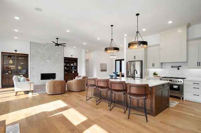 6006 S Maryland Avenue, Springfield, MO 65810