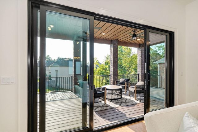 6006 S Maryland Avenue, Springfield, MO 65810