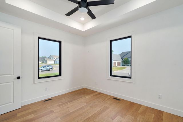 6006 S Maryland Avenue, Springfield, MO 65810